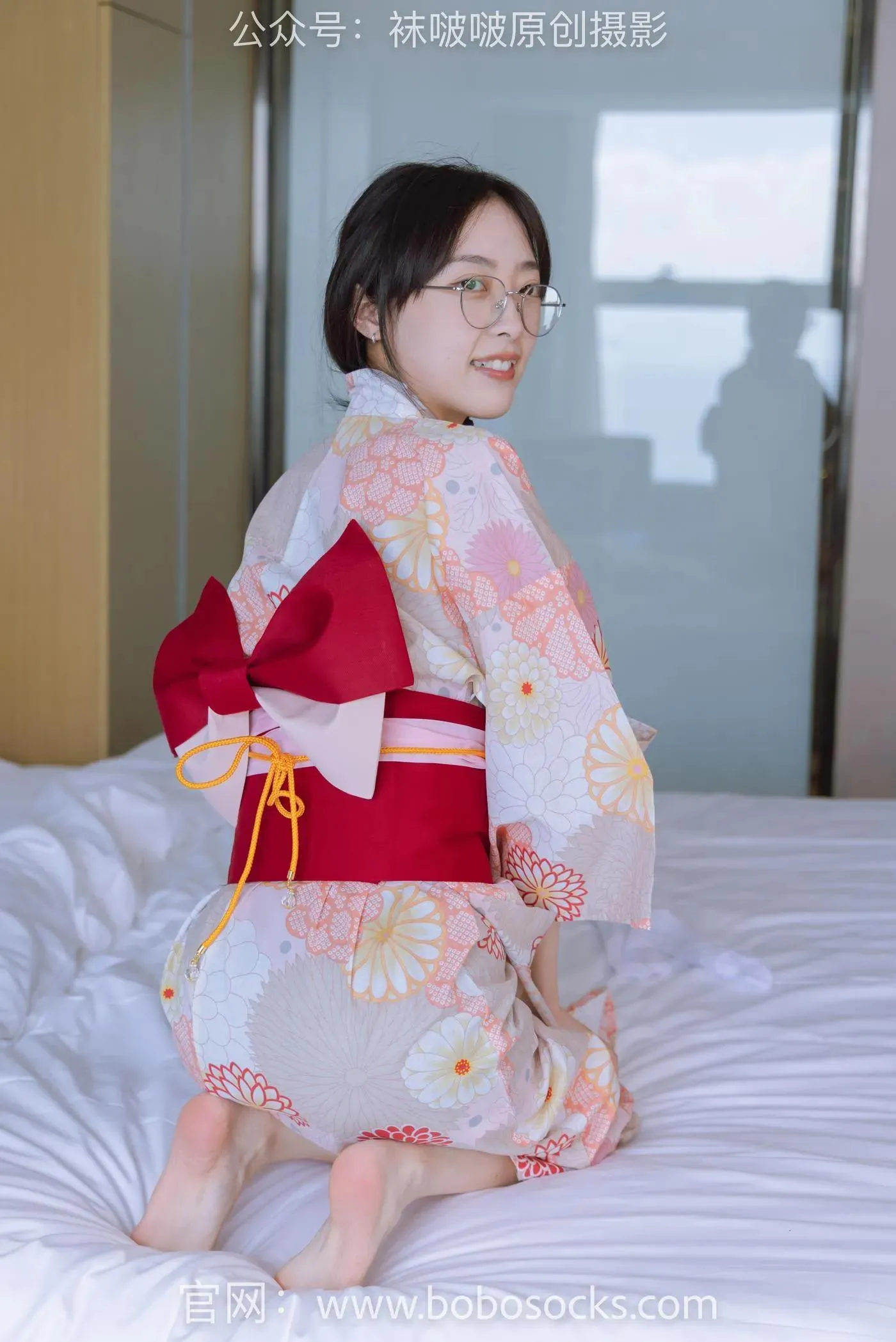 [BoBoSocks袜啵啵]NO.137 稚予-木屐、分指白棉袜、裸足、和风浴衣 [170P]插图4
